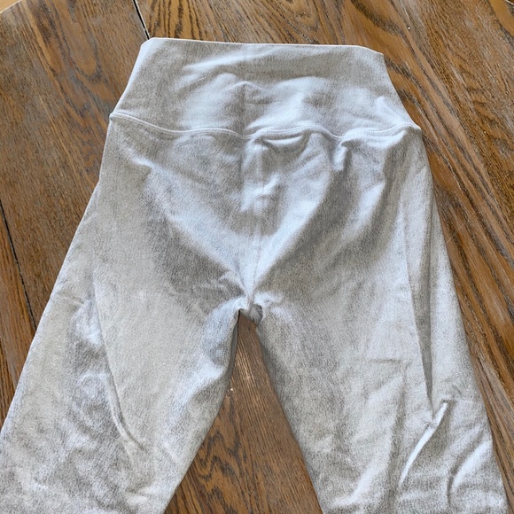 ALO gray 81 nylon,19 spand. metallic print legging - Picture 5 of 7